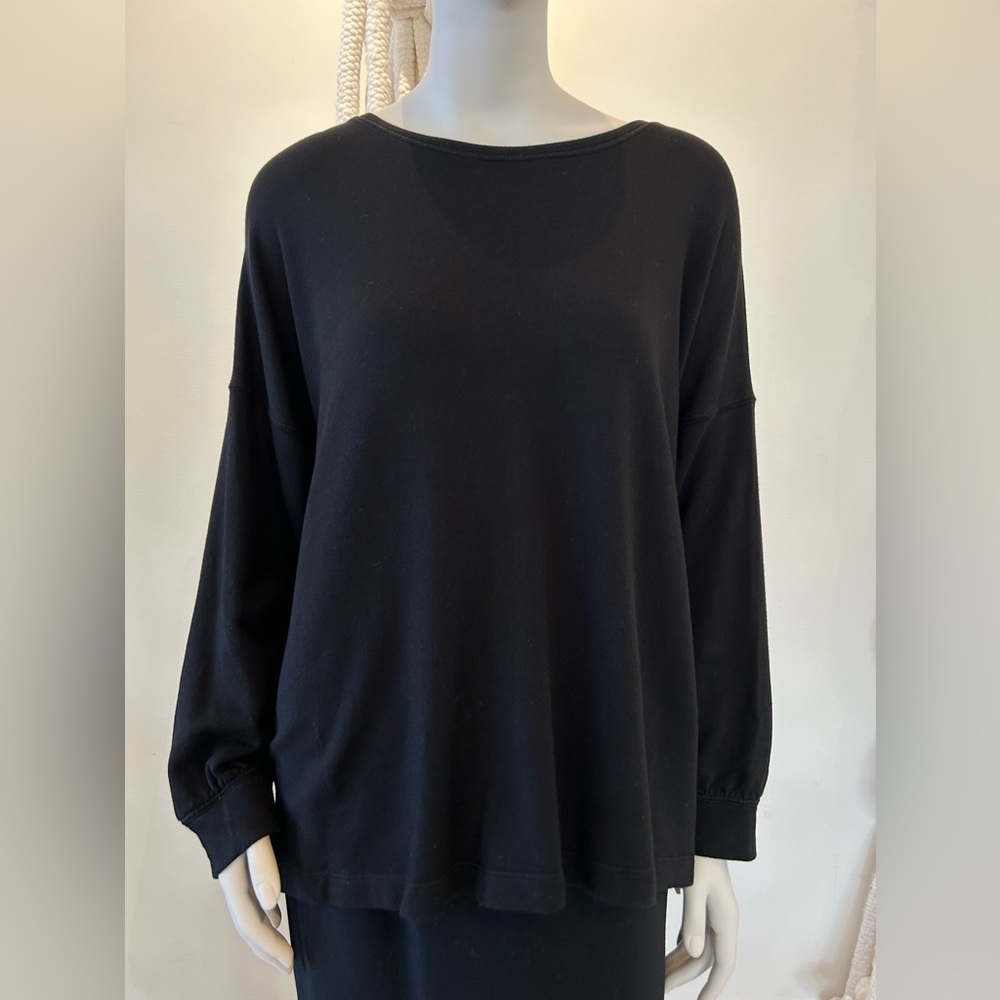 VLVT Black Crewneck
